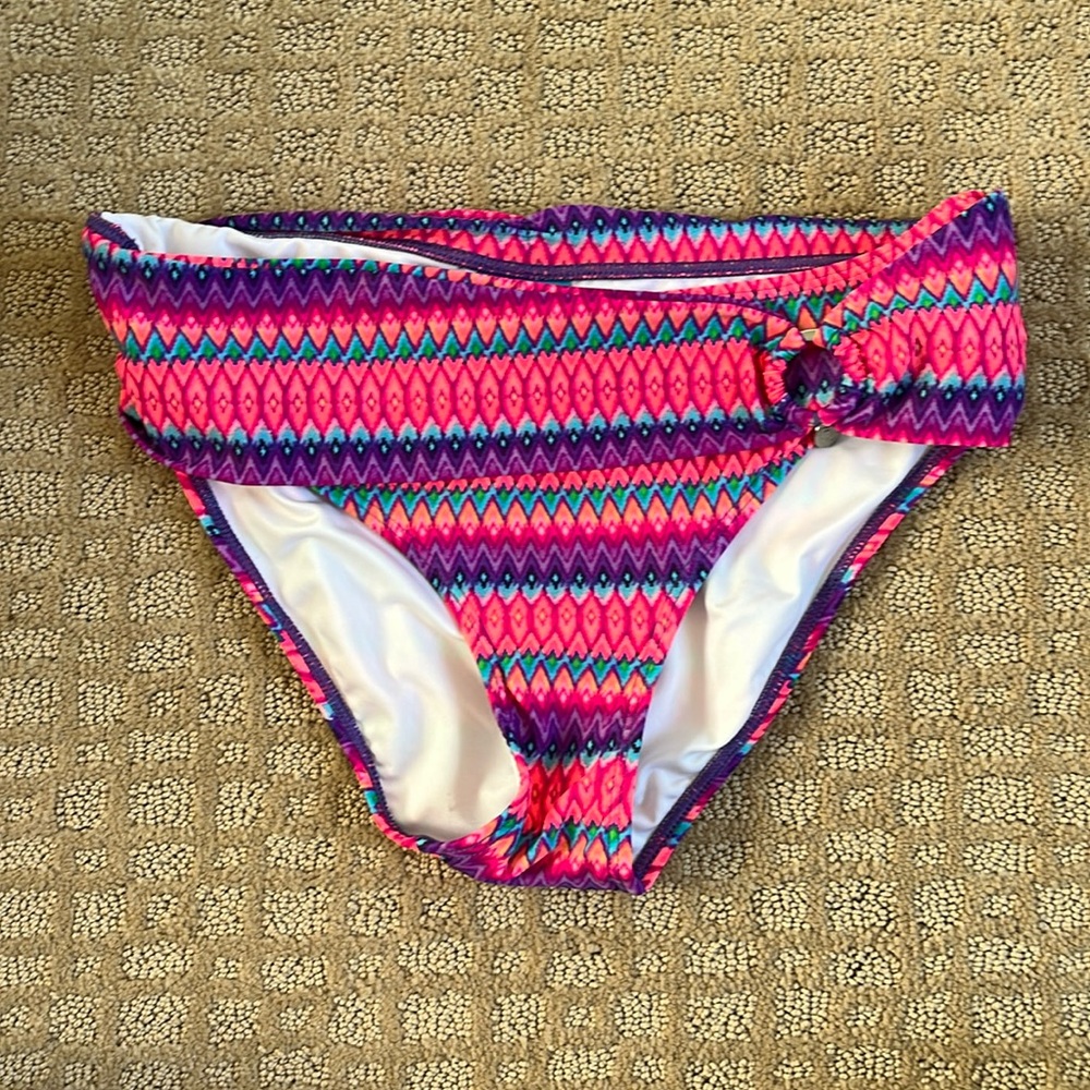 M bikini bottom, top of bikini bottom can be flipped down (in picture)or worn up